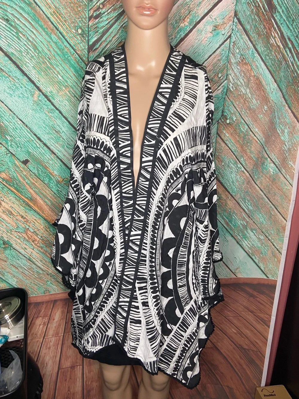 NWT Trina Turk Women’s Hula Fringe Tunic Coverup